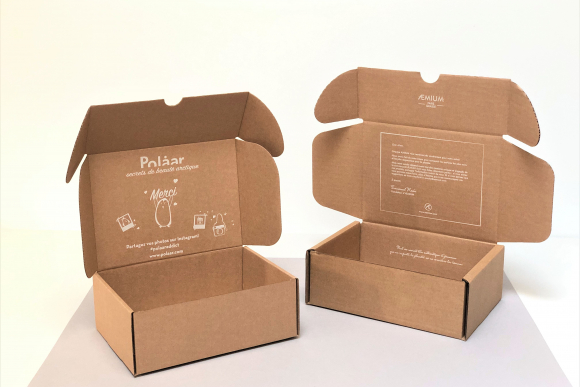 Boîte cadeau avec ruban satin recyclable, ecologique et eco-responsable